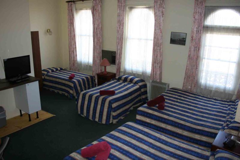 Alpine Heritage Motel Гоулбёрн Экстерьер фото